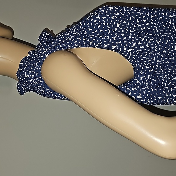 J.Crew Sleeveless button-front ruffleneck popover in navy floral Size M NWOT - Picture 15 of 16